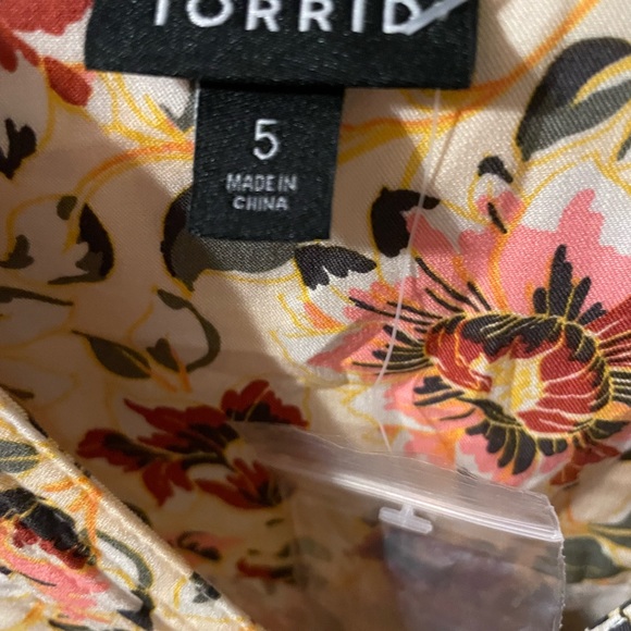 Floral top - Picture 2 of 2